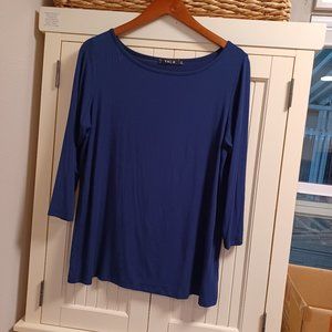 YALA, xl, top. Deep navy. 95% viscose from bamboo